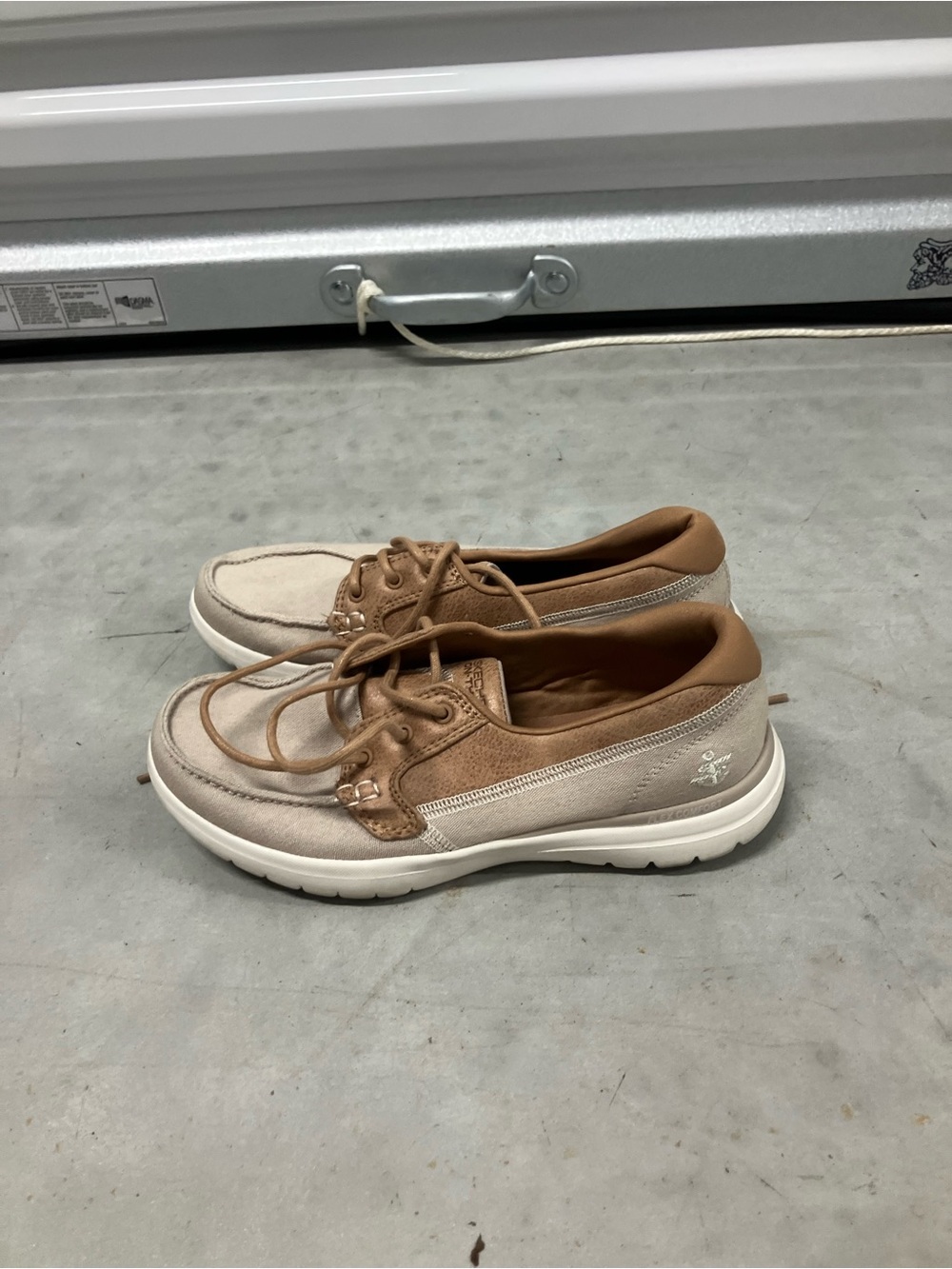 Skechers On-the-GO Flex - Embark boat shoe women’s shoe Size 7